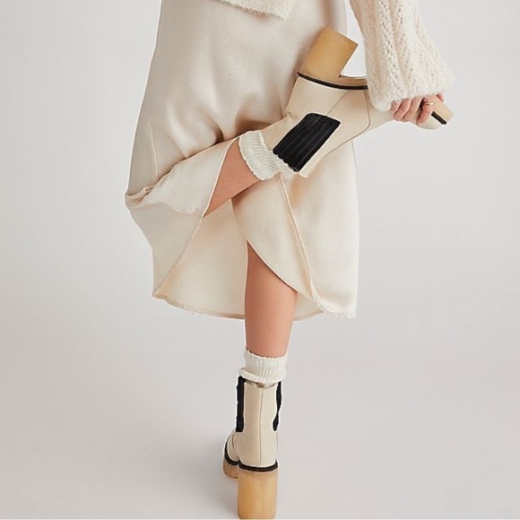 Free People James Chelsea Chunky Heel Leather Boots New in Box Bone / White - Picture 4 of 6